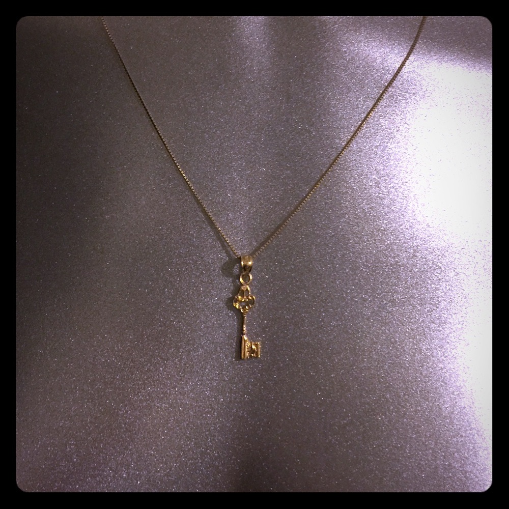 14k Gold Key Pendant